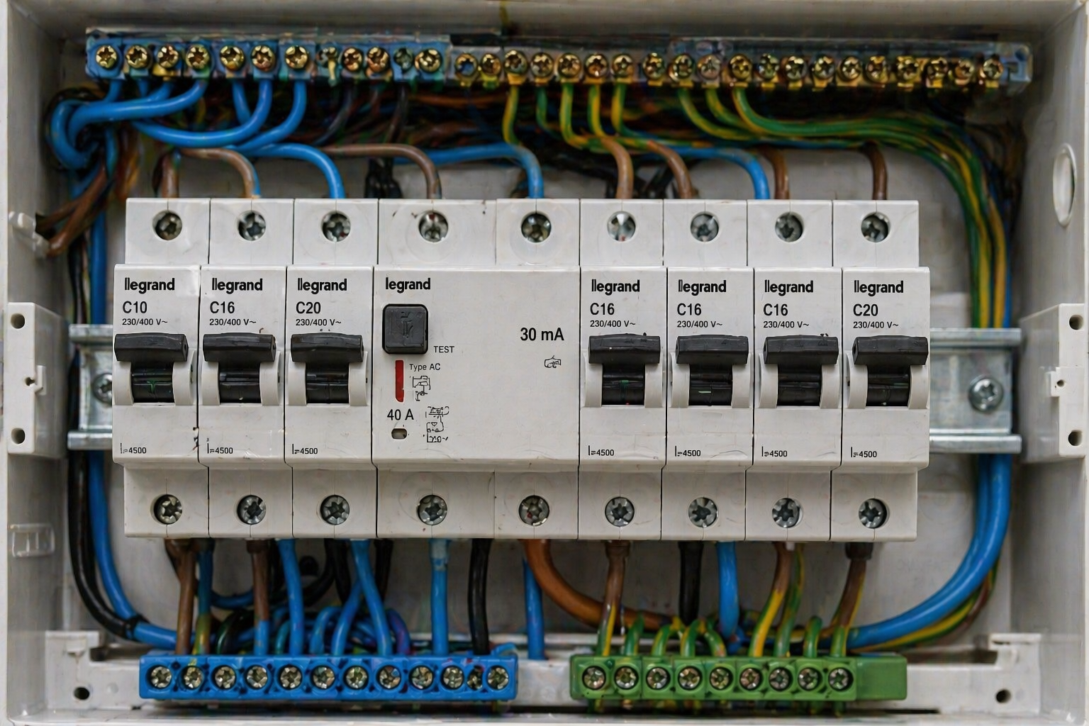 7 raisons d’un mauvais contact dans un tableau électrique